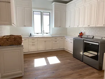 BAKERSFIELD - Sectional solid wood laundry room cabinet by Martini Interiors - view 2